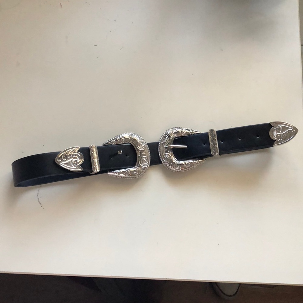 Double buckle western belt